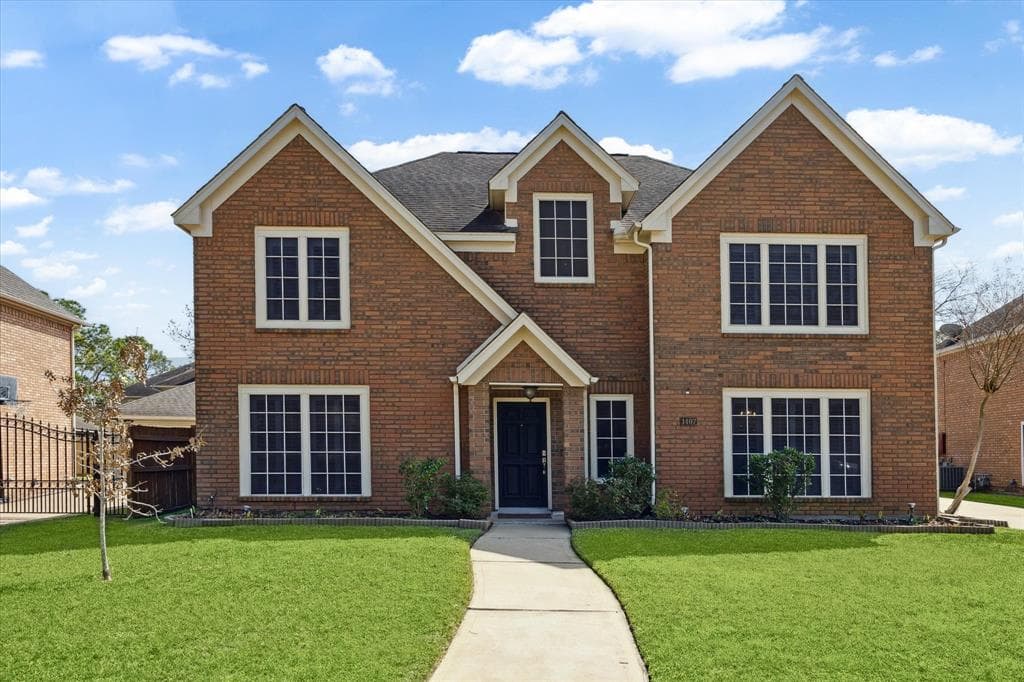 1407 Forest Hollow Dr
