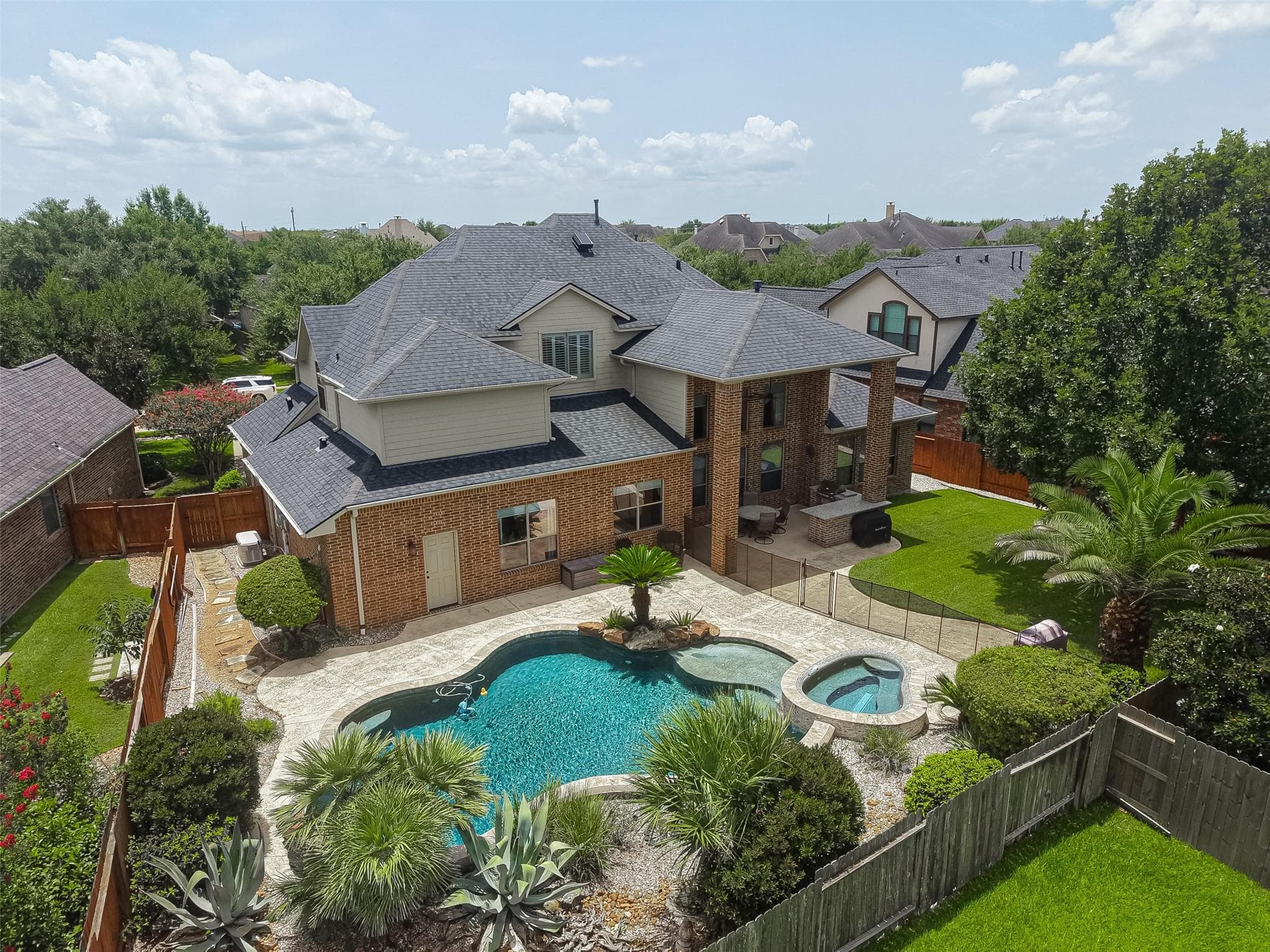 2414 Fairbreeze Dr