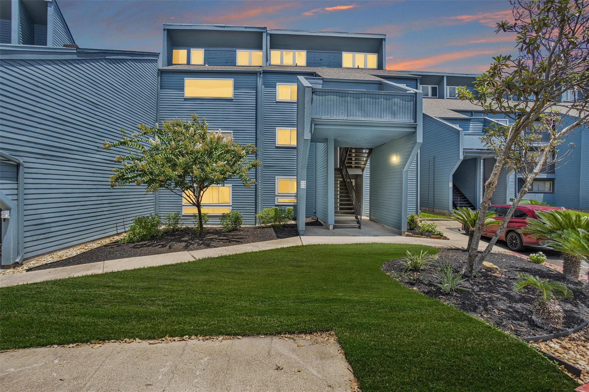 12500 Melville Dr Apt 331