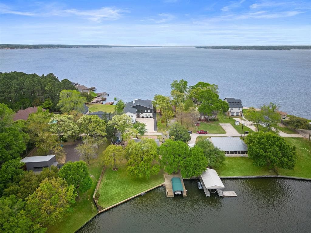3922 Brookhaven Dr
