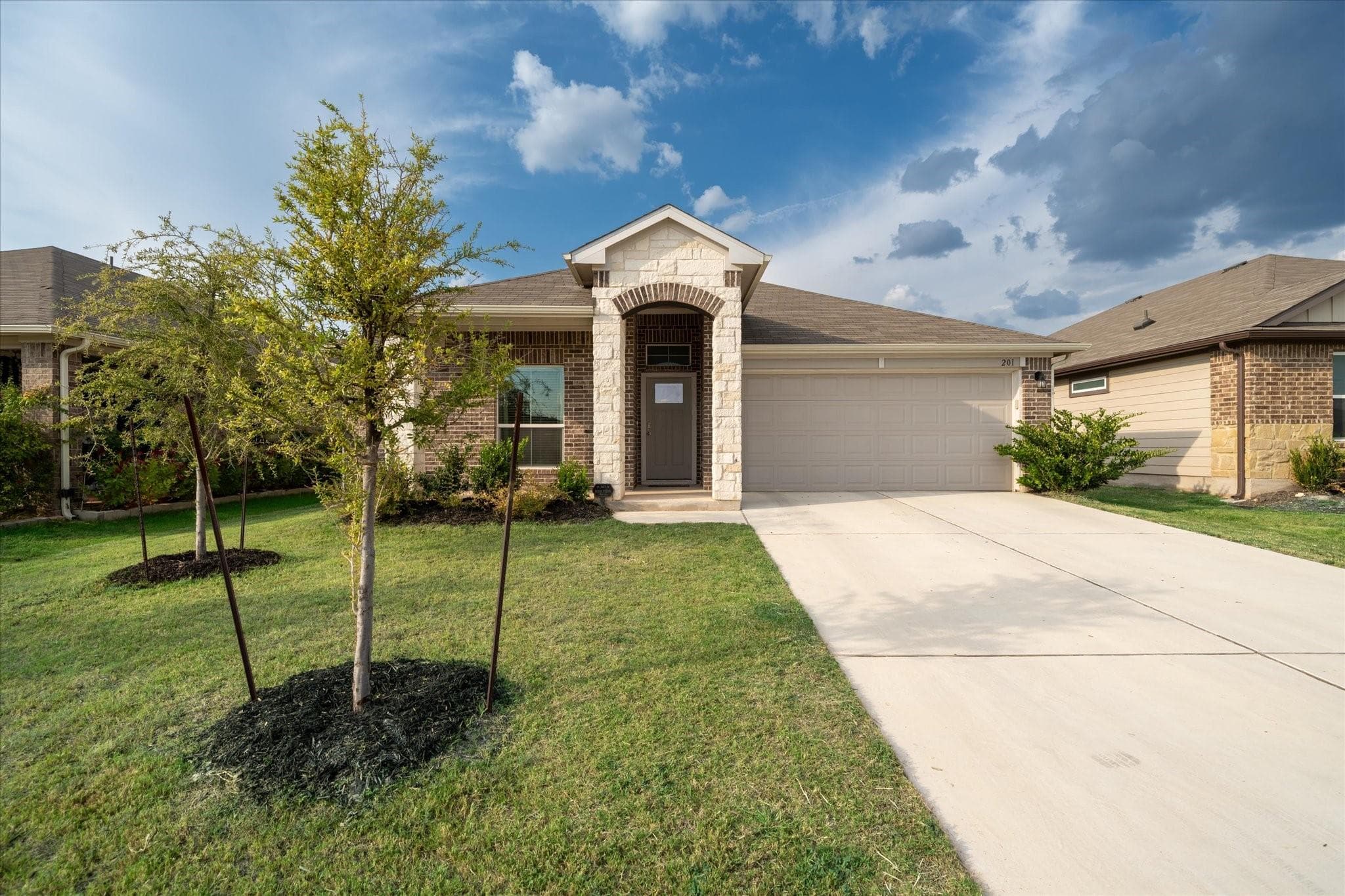201 Elm Creek Dr