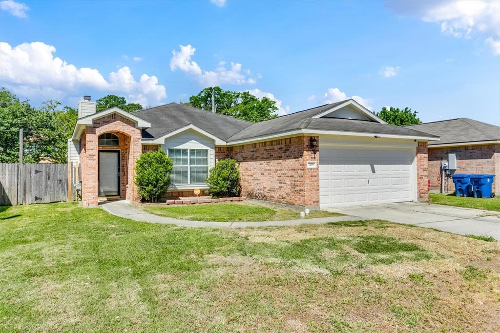 309 S Heritage Oaks Dr