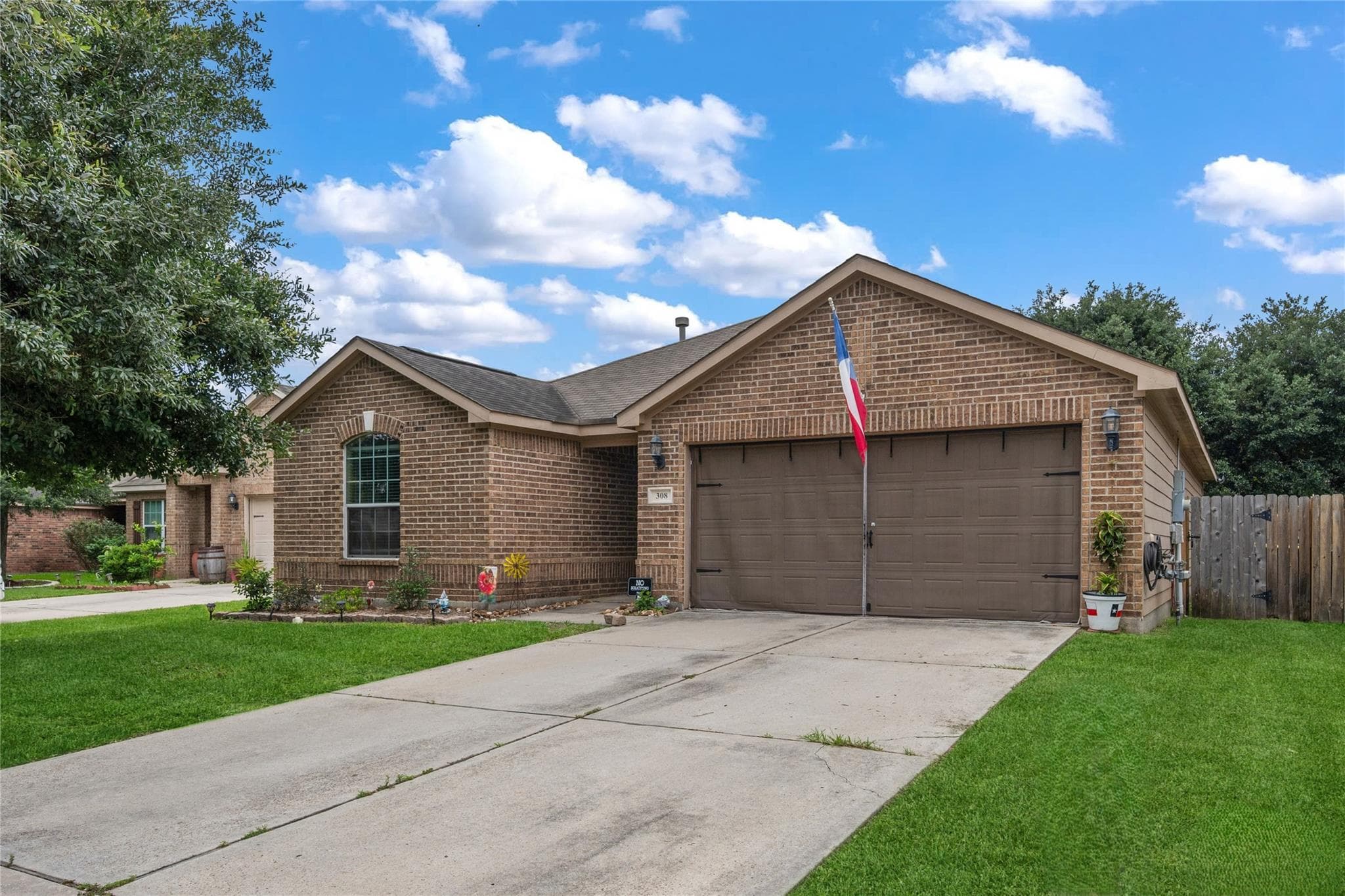 308 Lazy Pine Ct