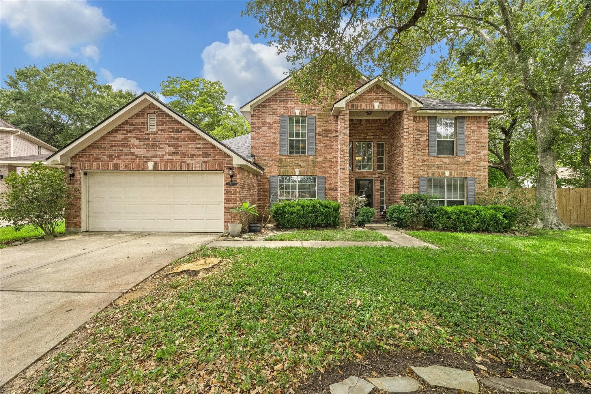 381 Oakshire Ct