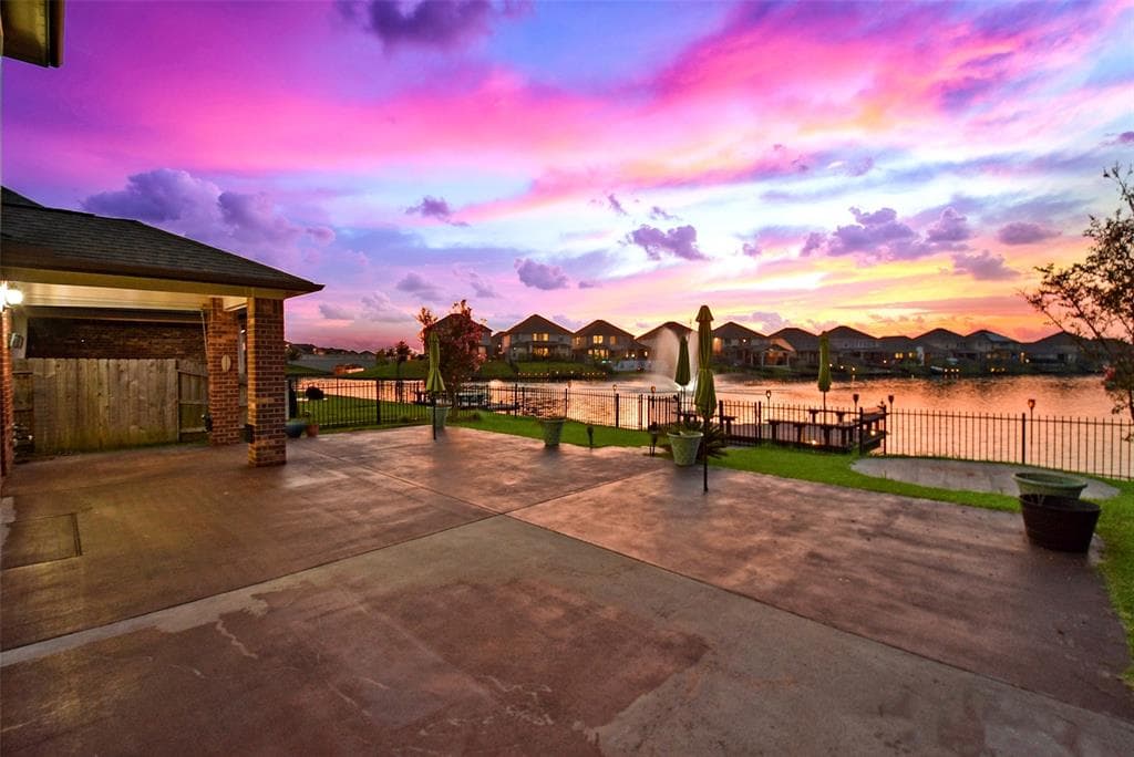 3735 Lake Bend Shore Dr