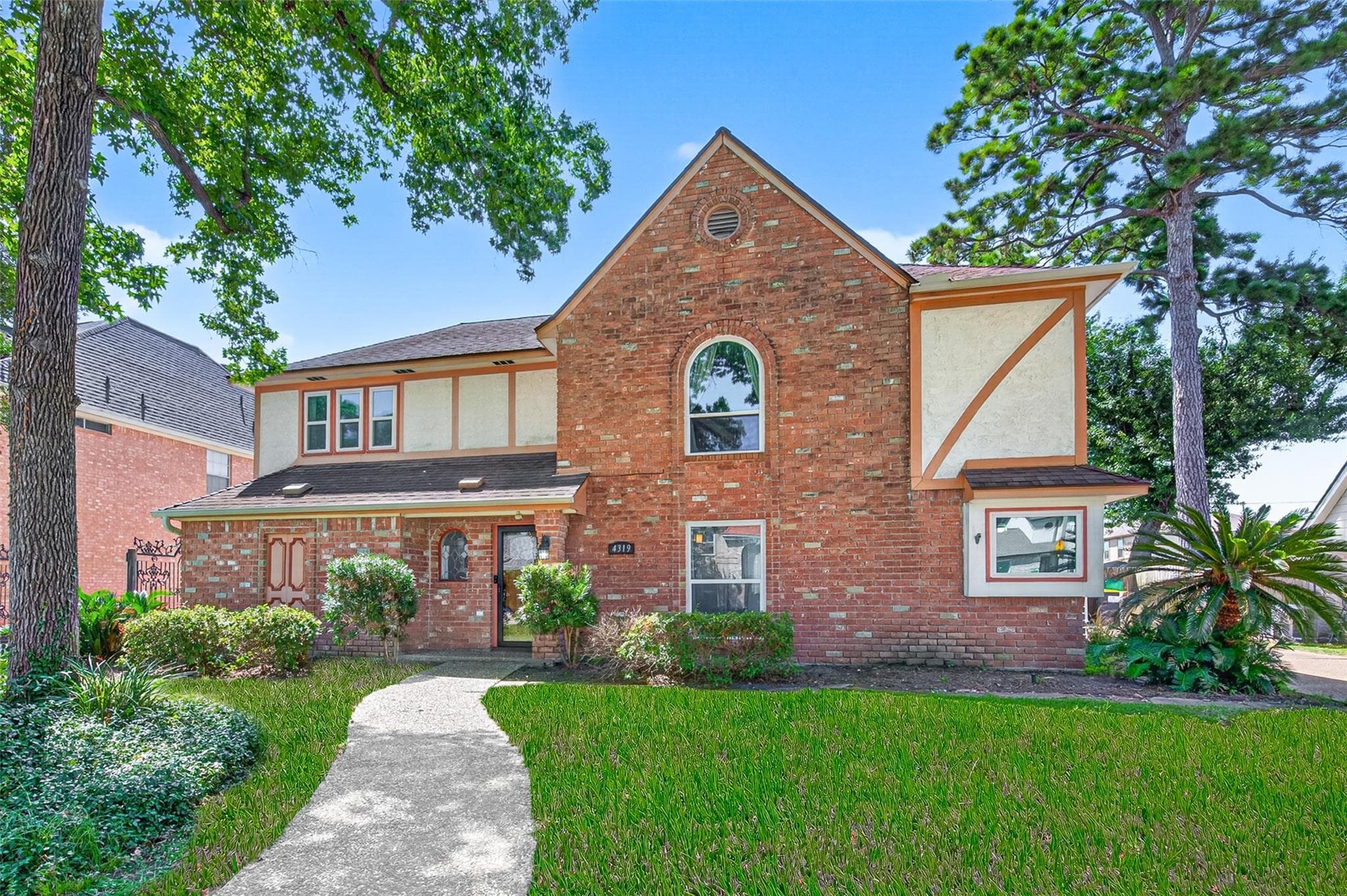 4319 Brightwood Dr
