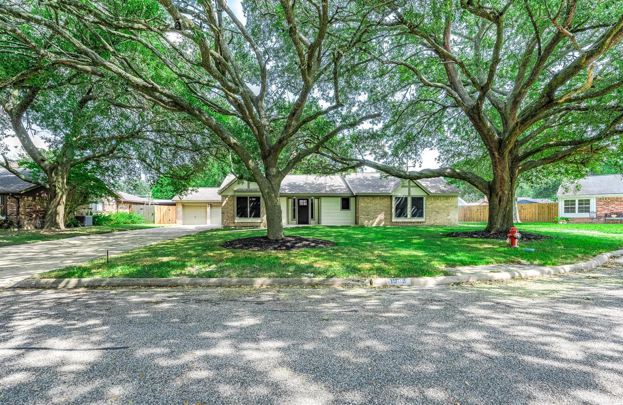 1908 Maxwell Cir