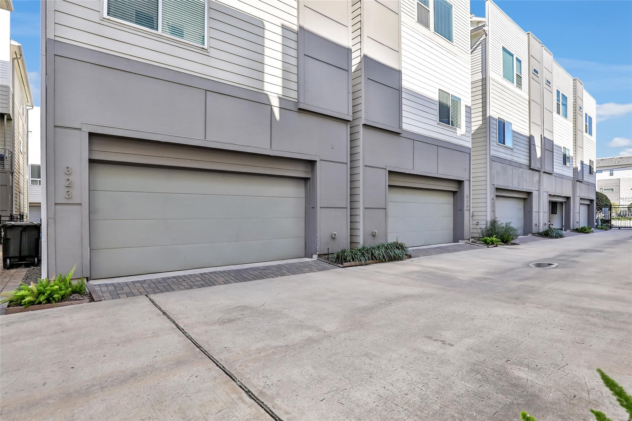 325 Eado Park Cir