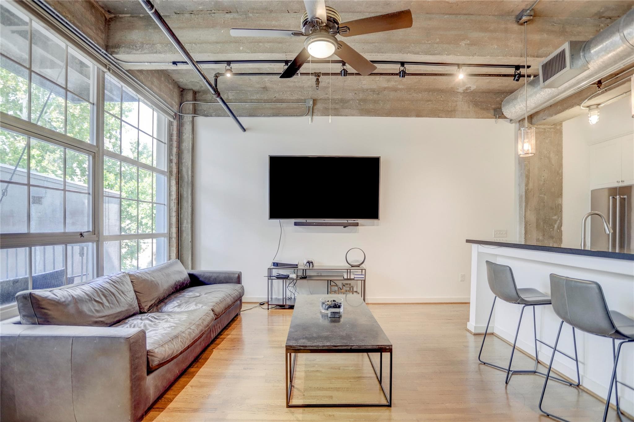 Main property image