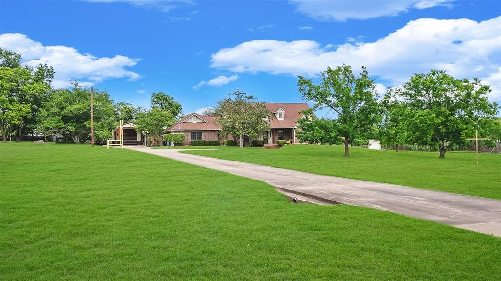 3241 Bluebonnet Blvd
