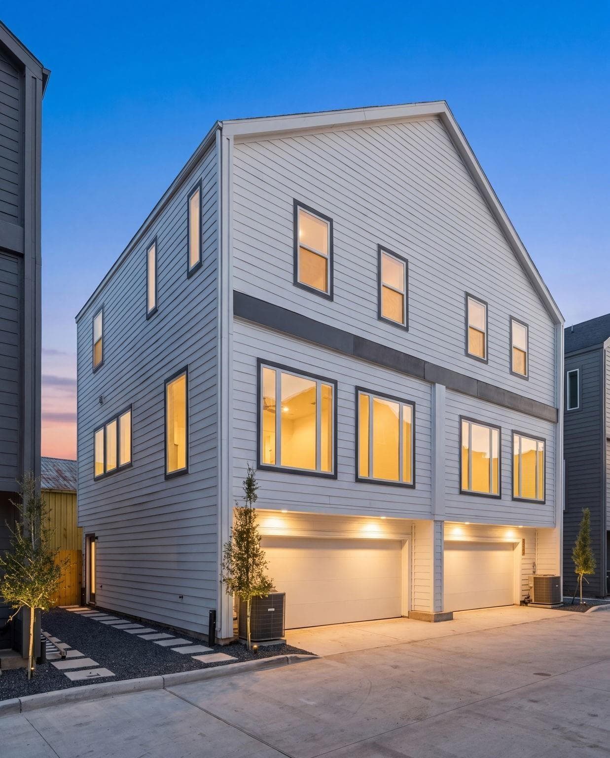 213 Foxshire Ln