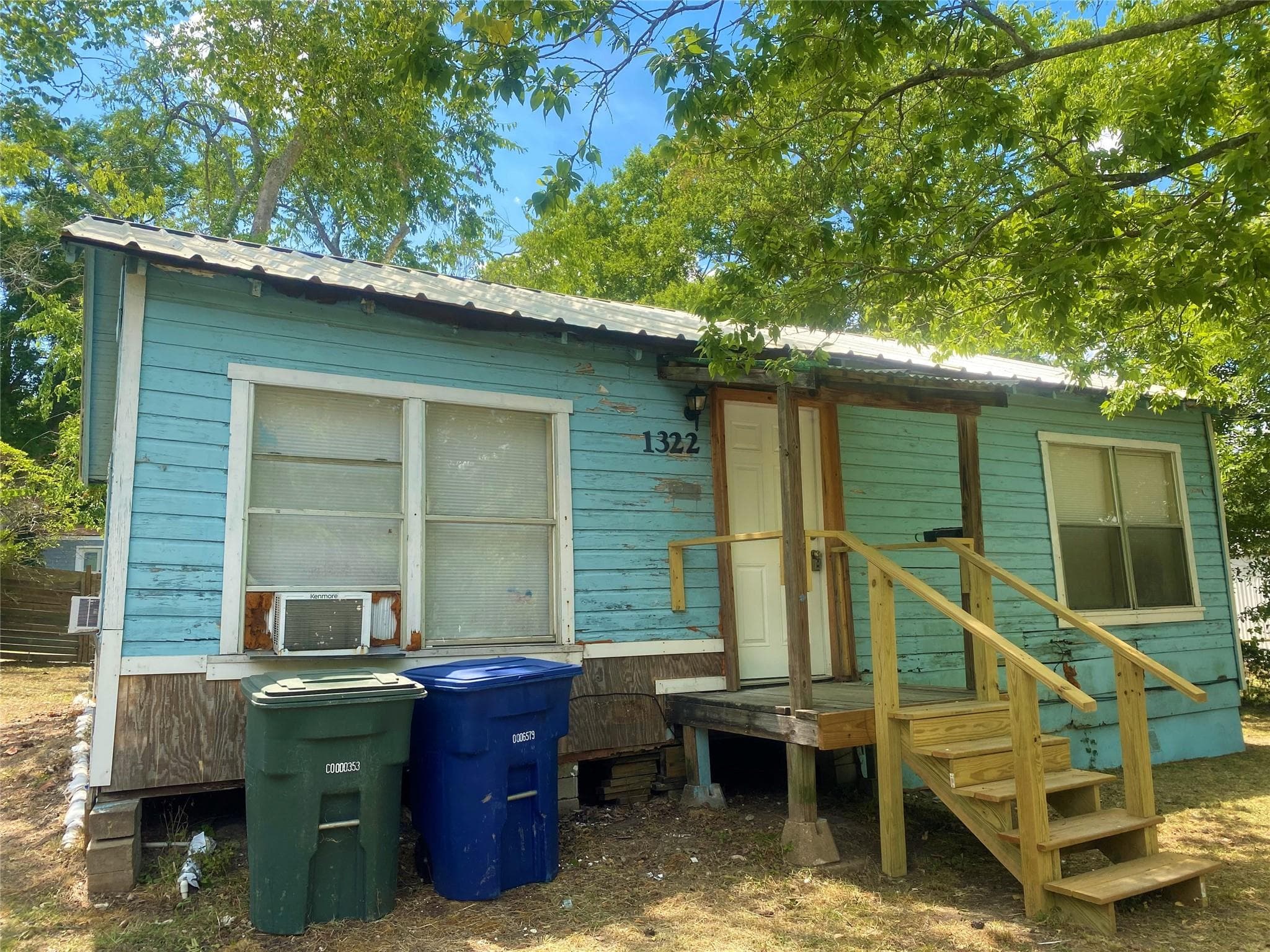 1322 Sycamore Ave