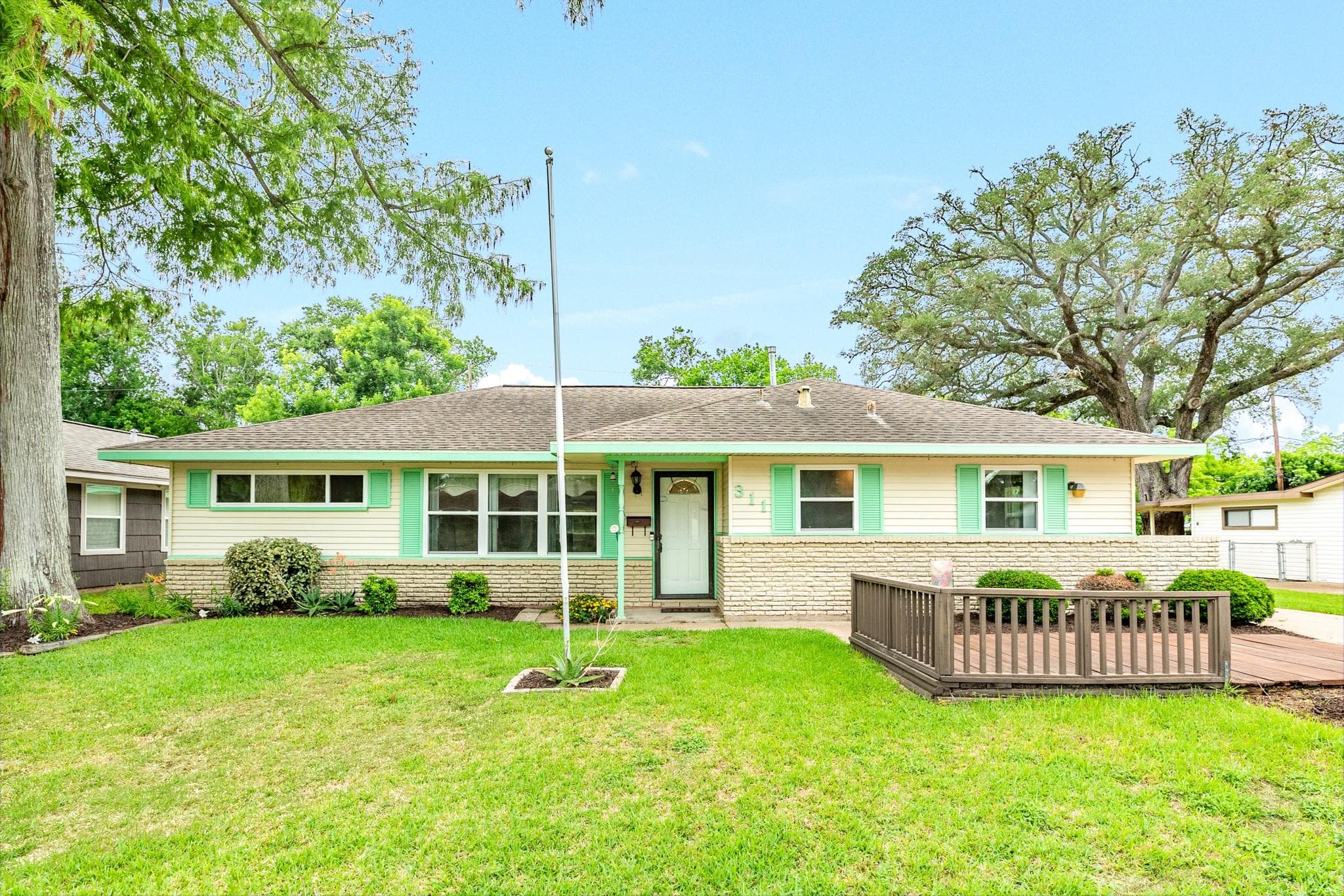 311 Carnation St