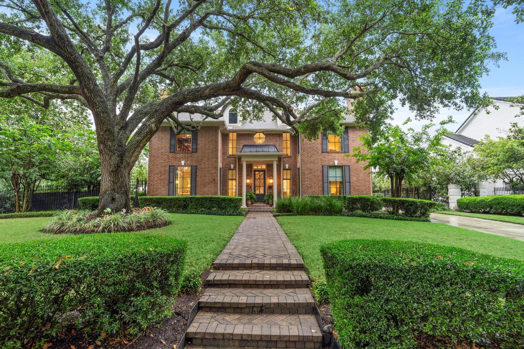 64 Glen Loch Ct