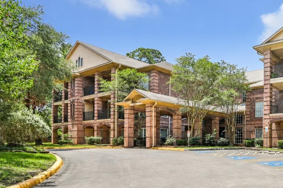 2803 Kings Crossing Dr Apt 209