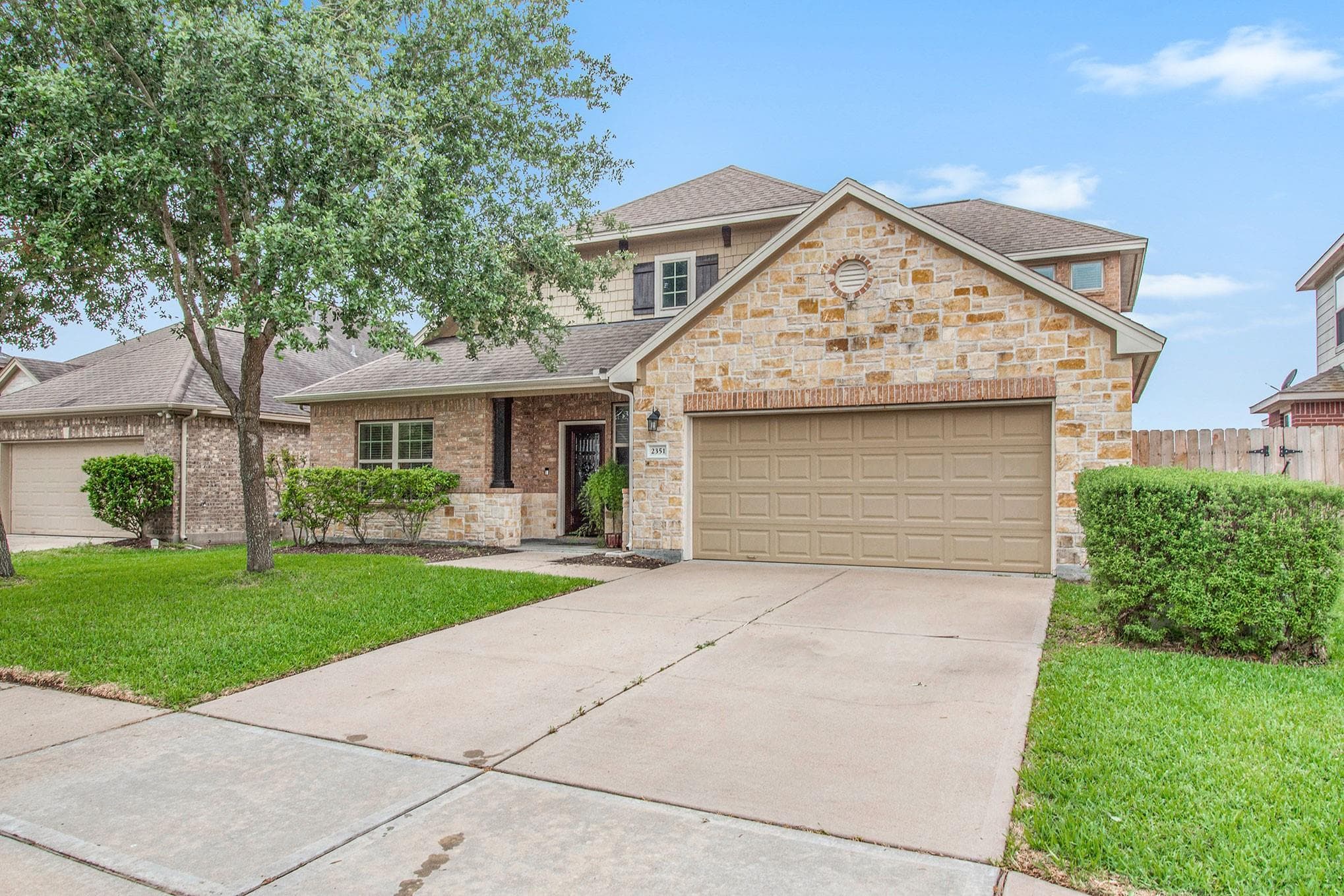 2351 Crescent Water
