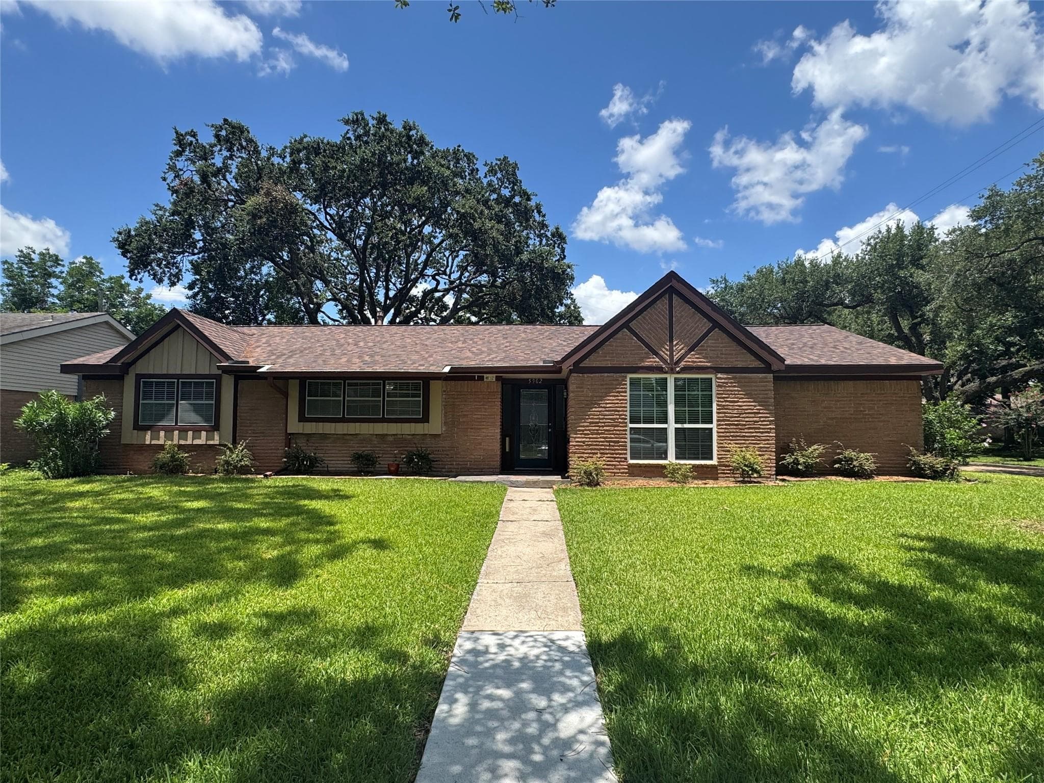 5902 Arboles Dr