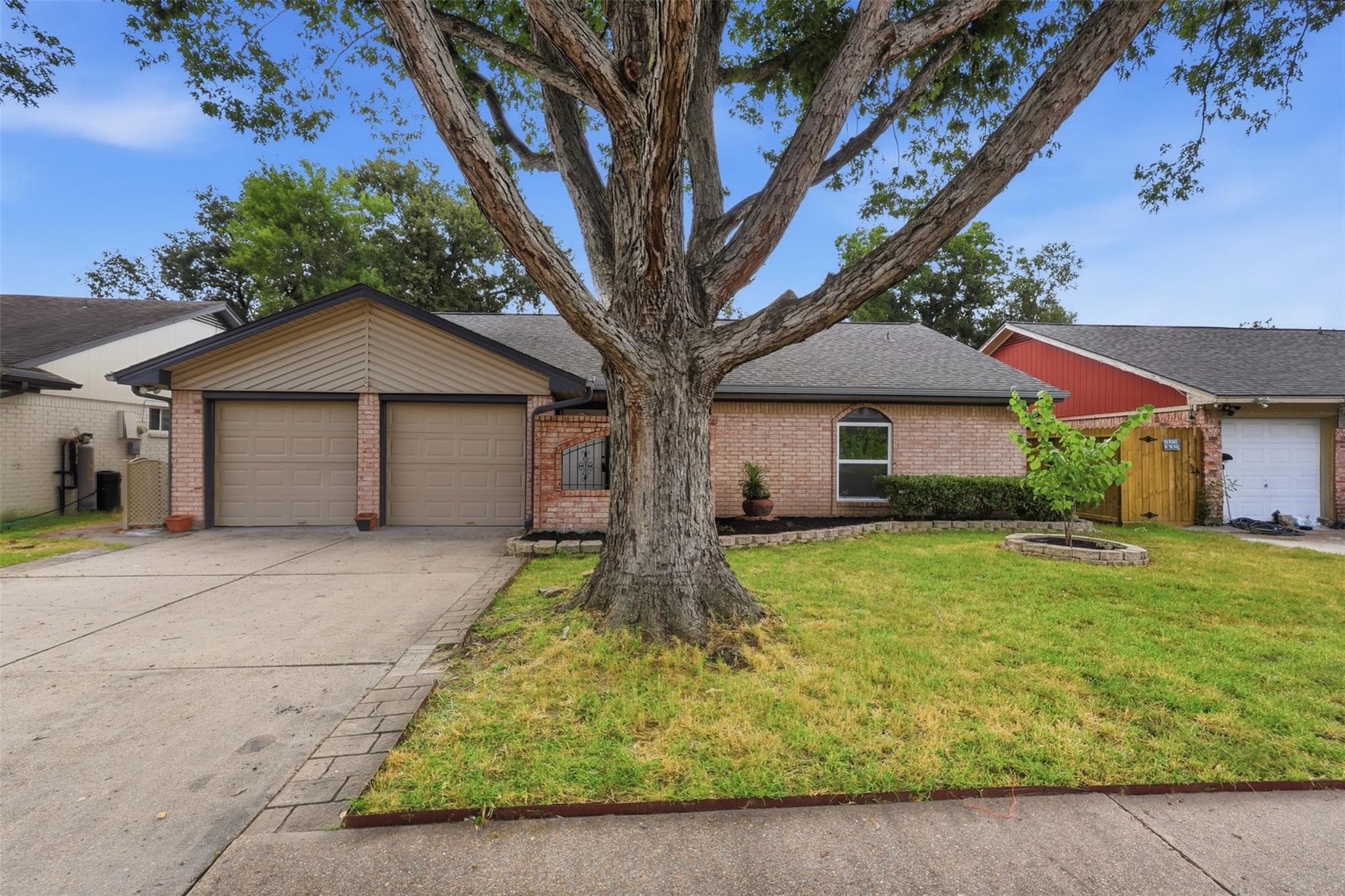 8806 Twisting Vine Ln