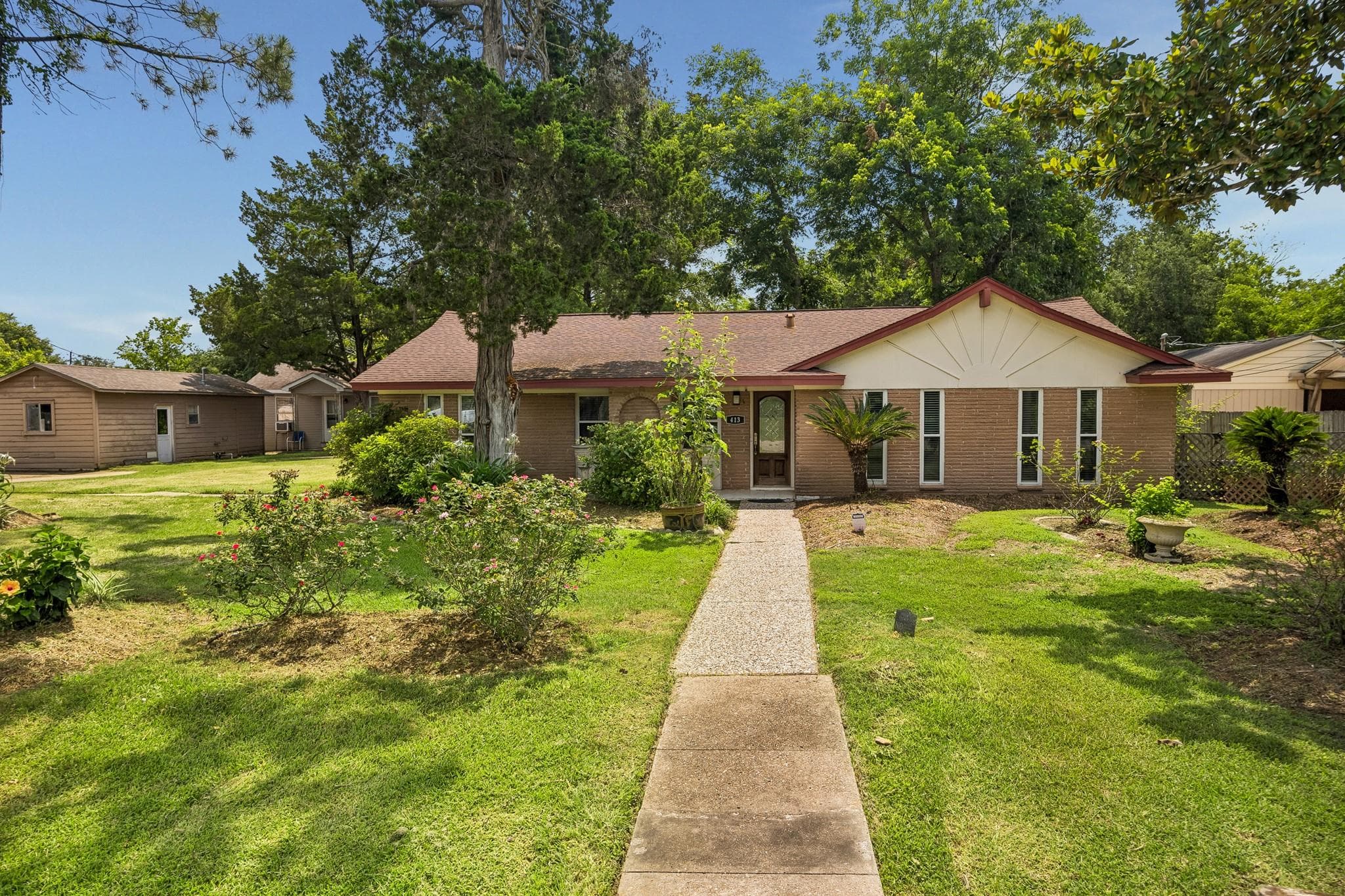 413 Mebane Ln