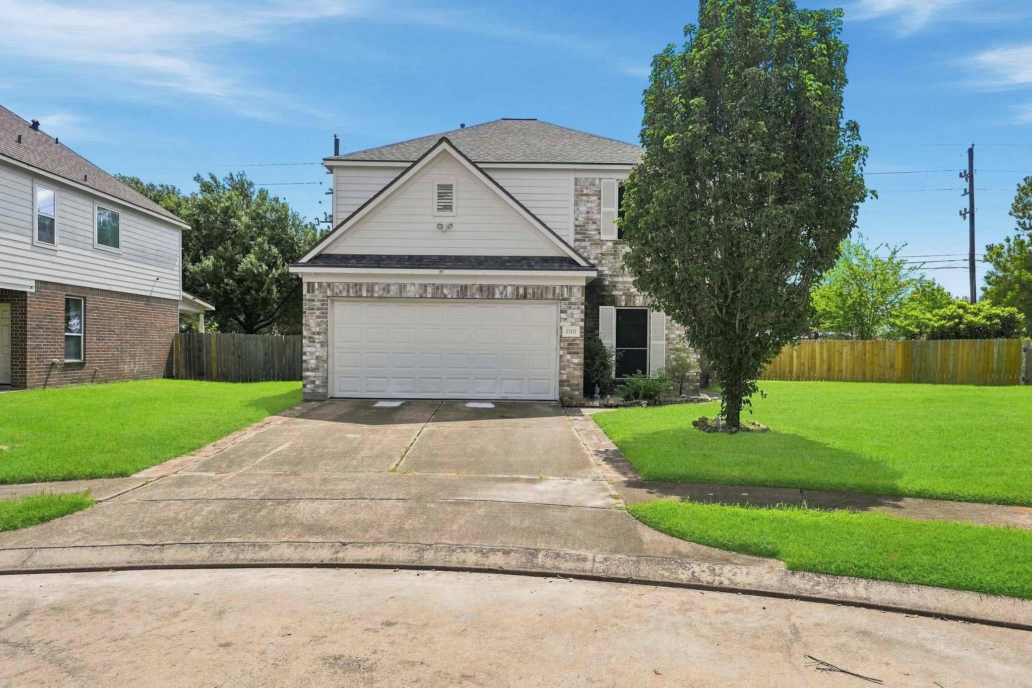 2702 Youpon Lake Ct