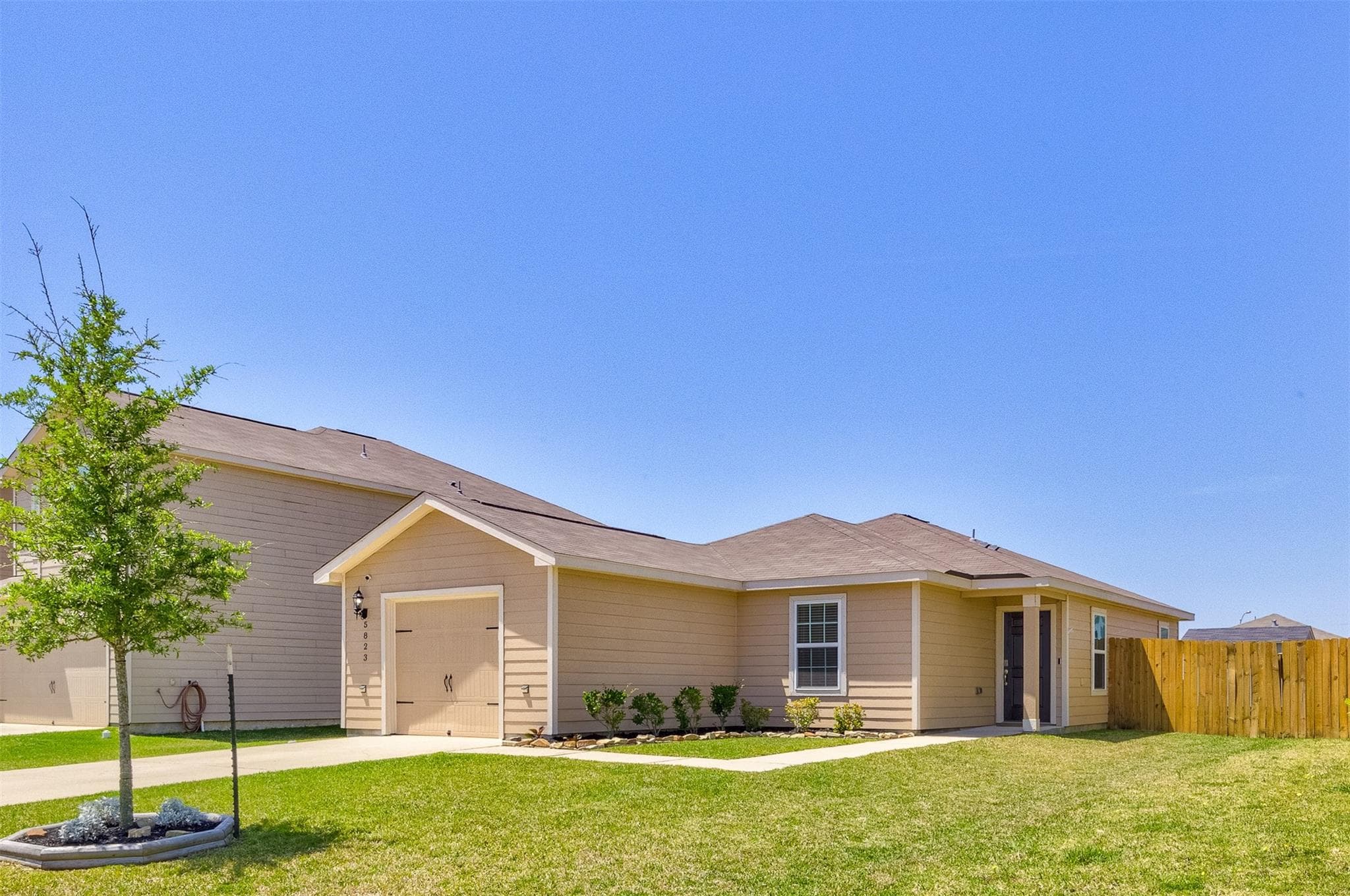 5823 Treasure Cove Rd