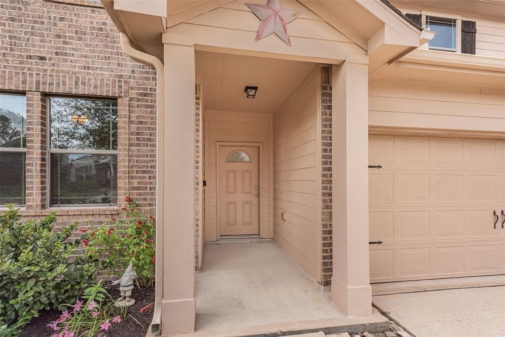 106 Crown Point Ct