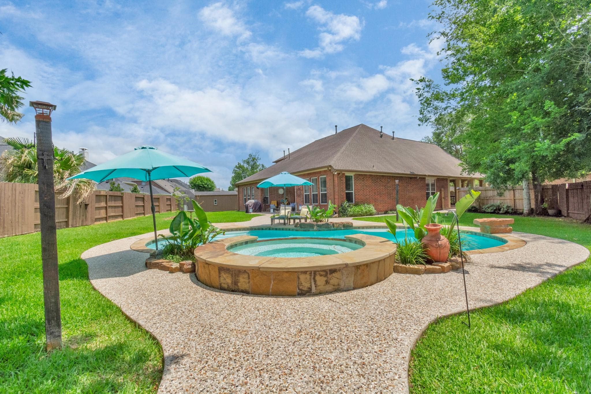 8803 Wenona Walk