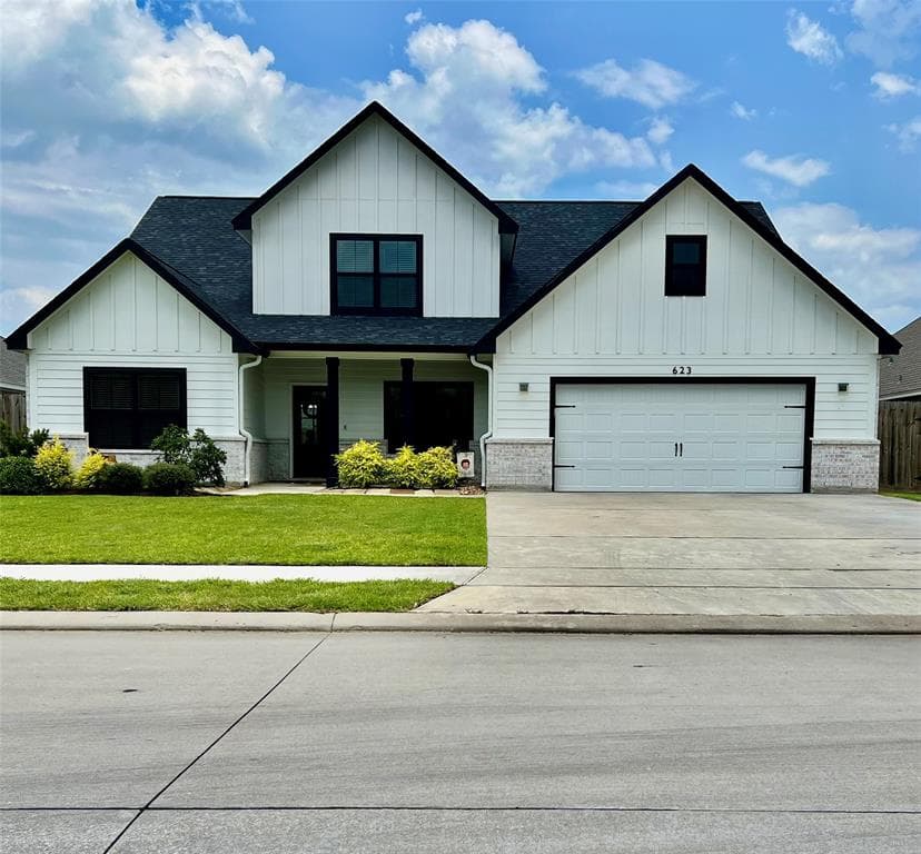 623 Greystone Ln
