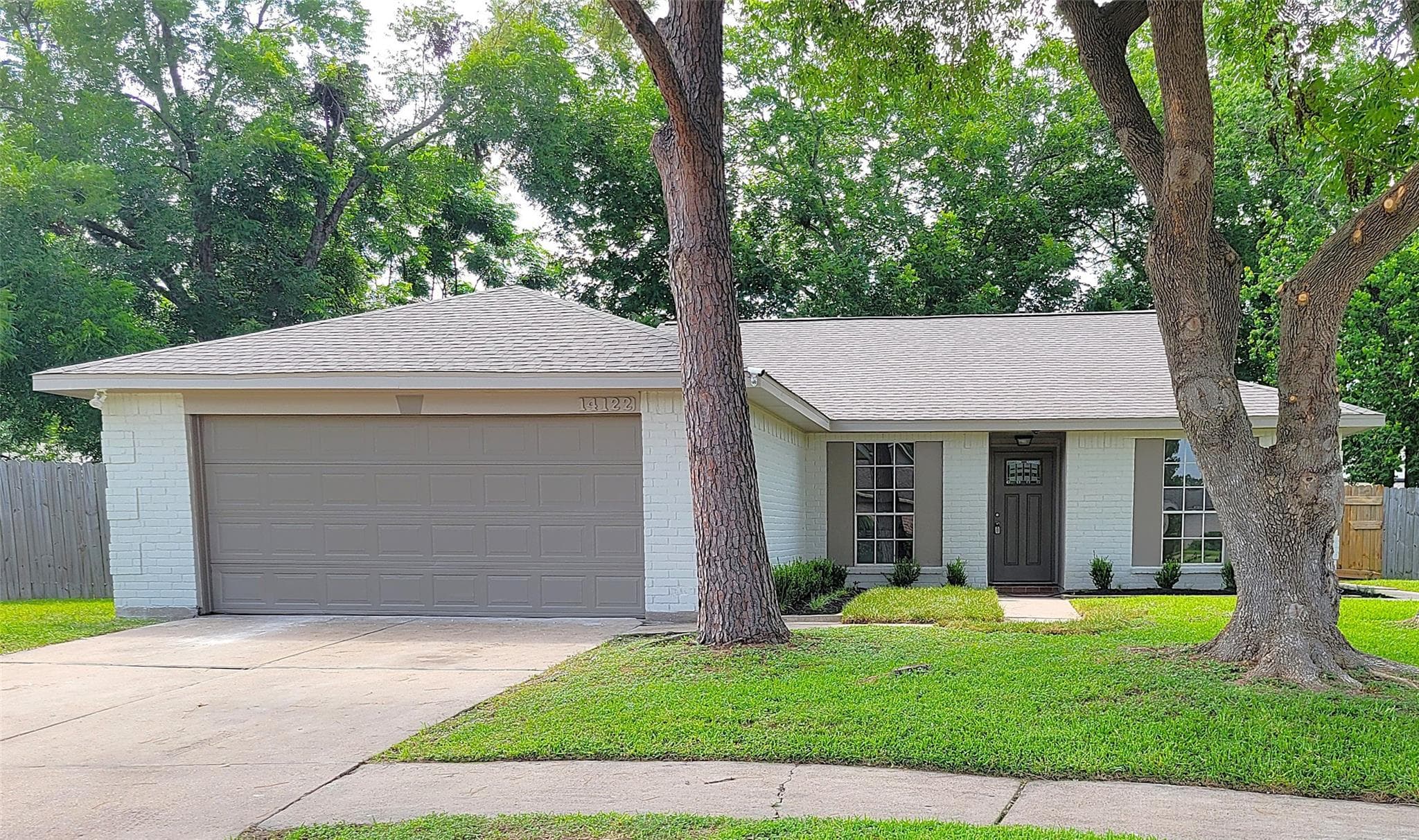 14122 Country Manor Dr
