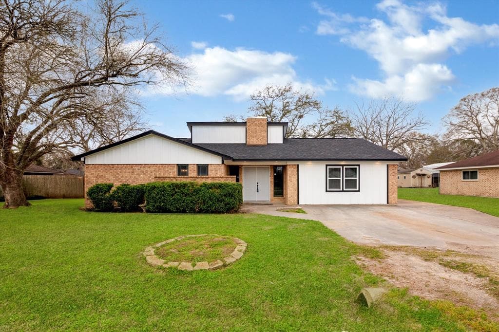 608 Roene Ln