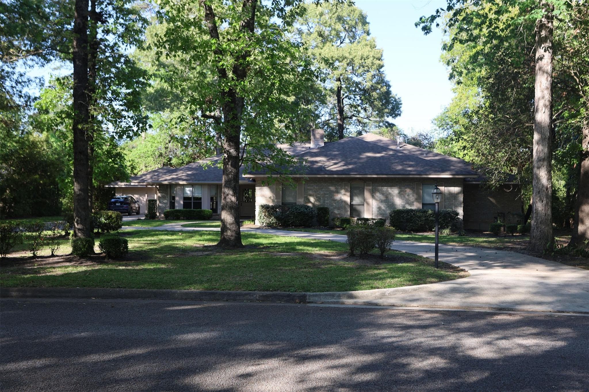 6 Village Hill Dr