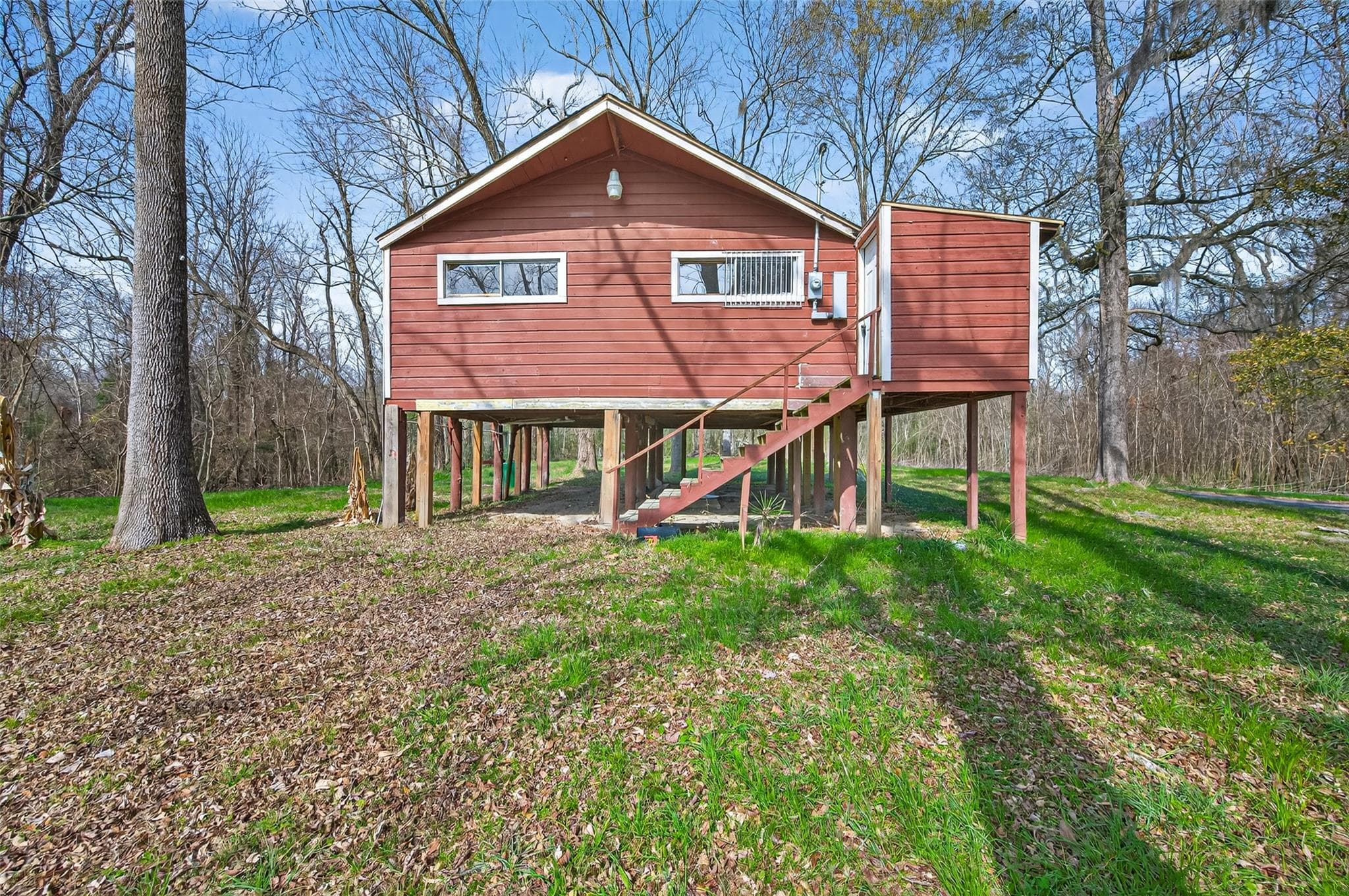 200 County Road 2859