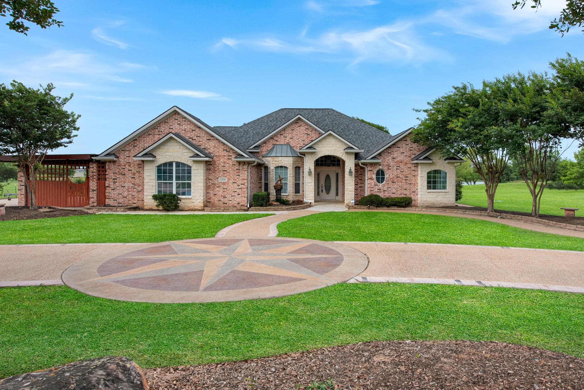 3208 Stampede Dr