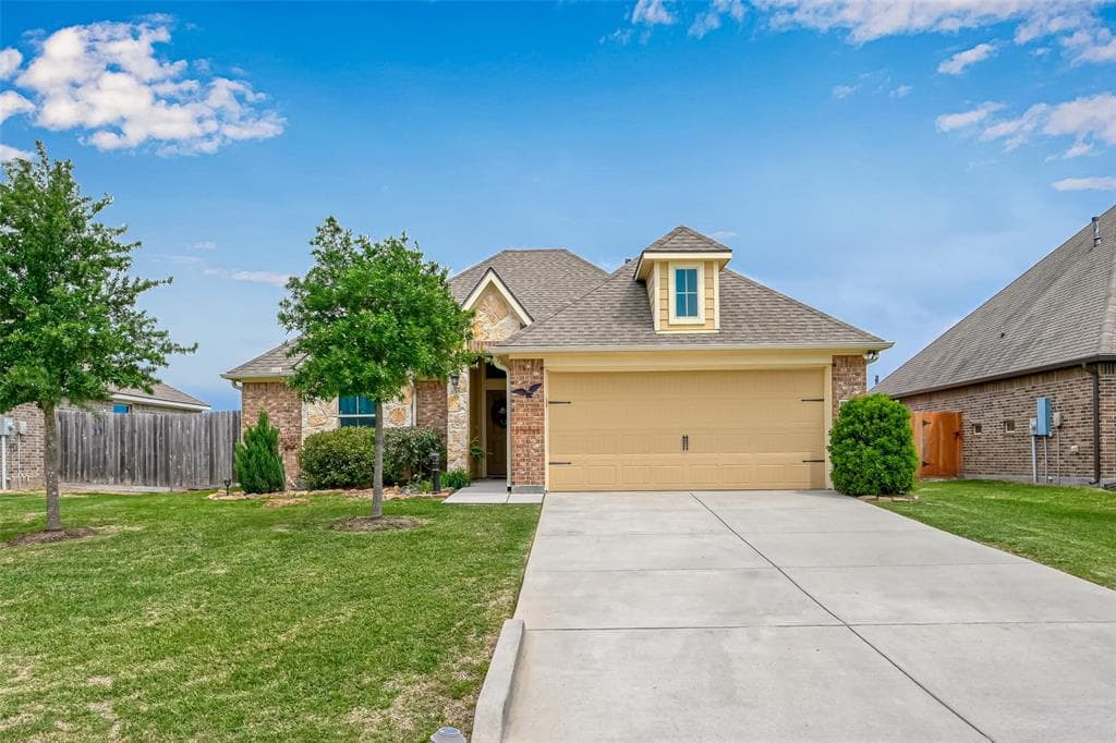 231 Racetrack Ln