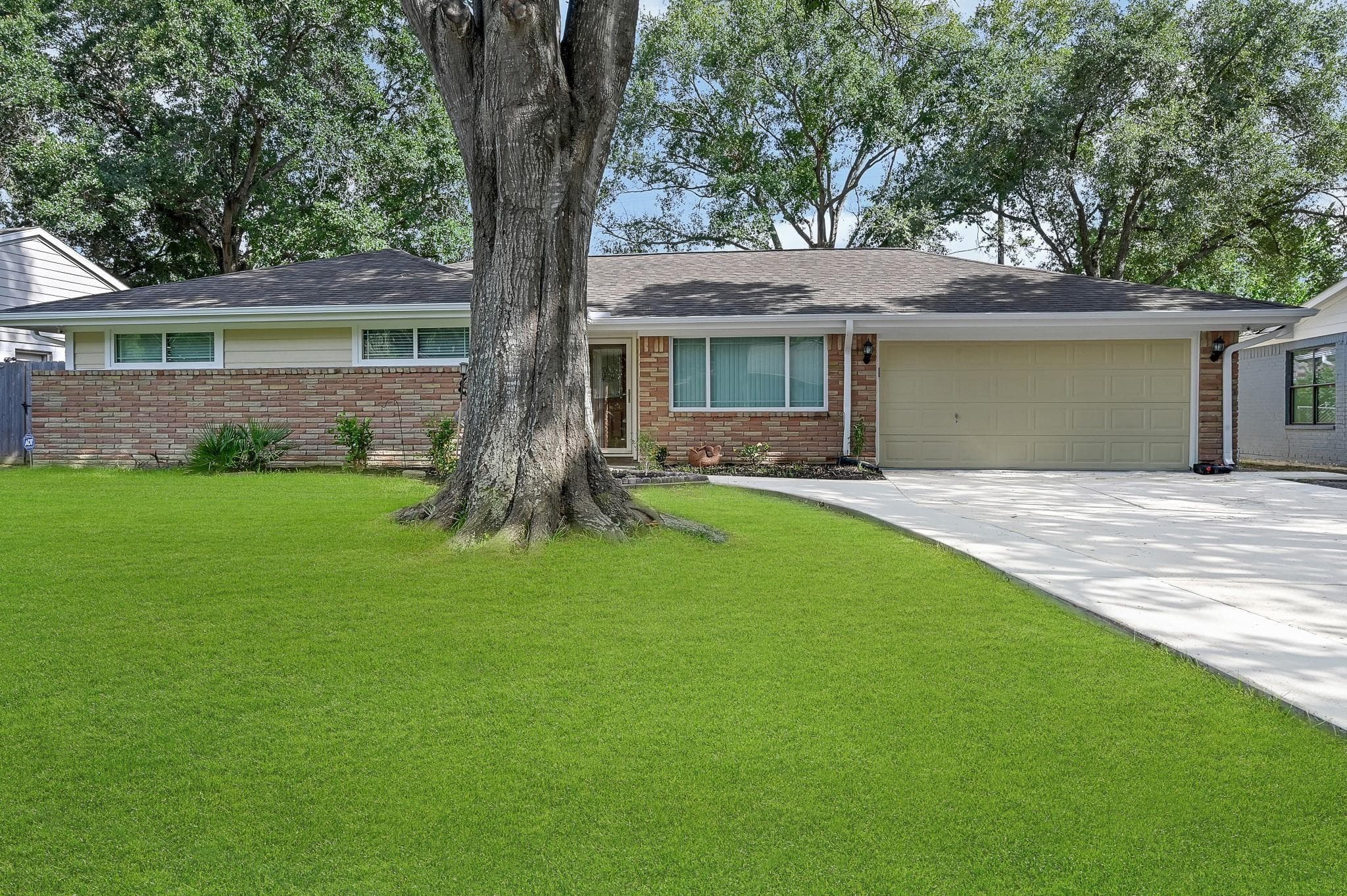5623 Cerritos Dr