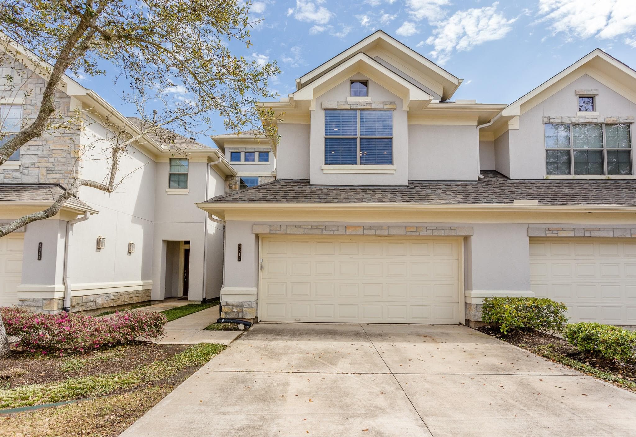 4313 Lake Walk Ct