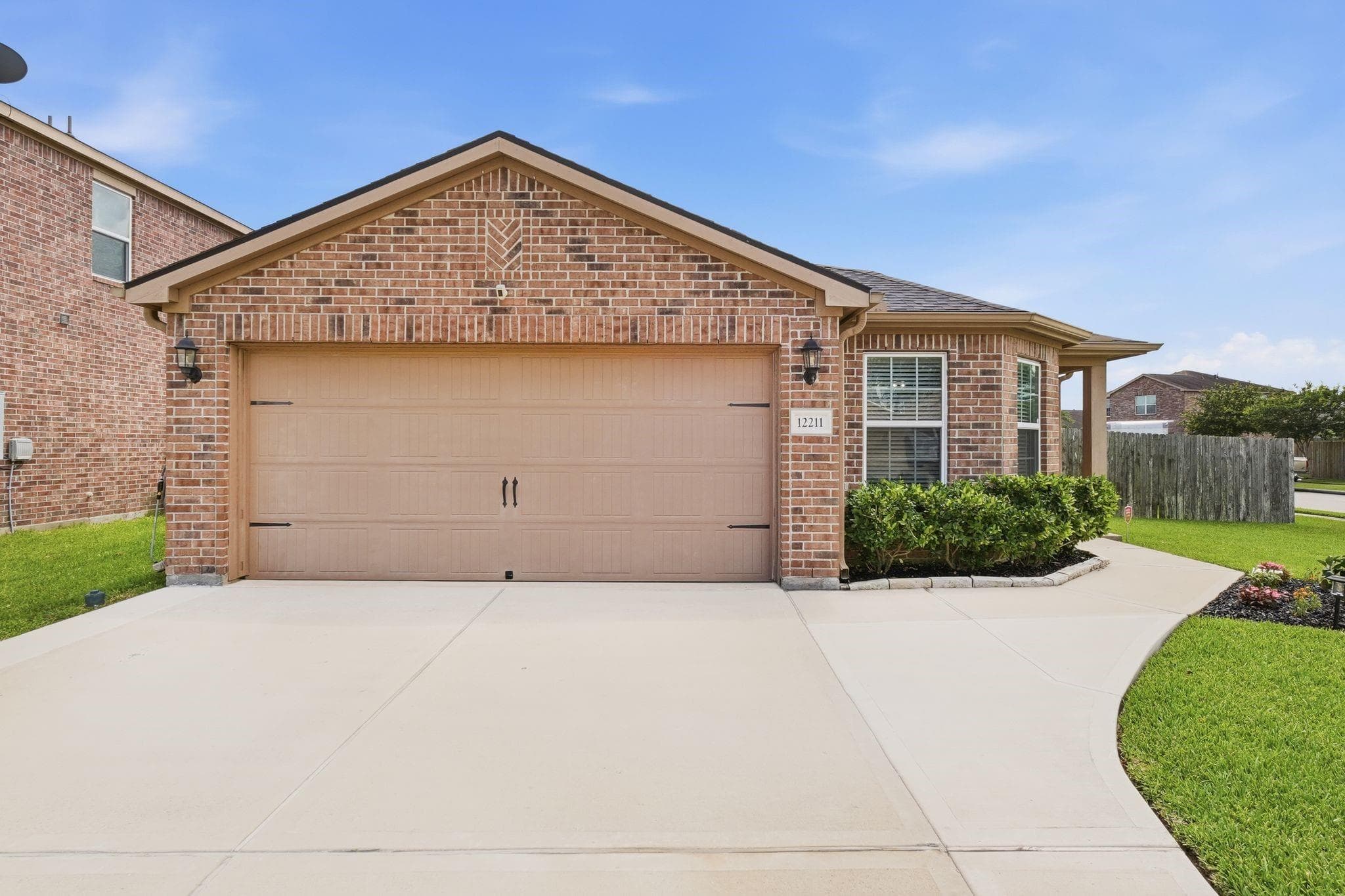 12211 Seacrest Ln