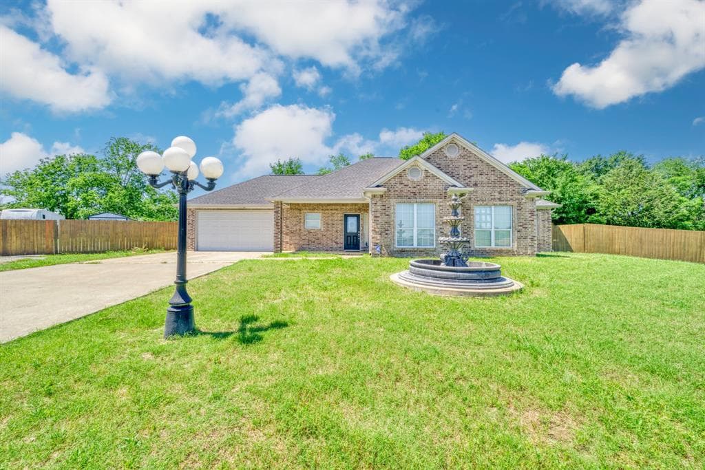612 Olde Oaks Cir