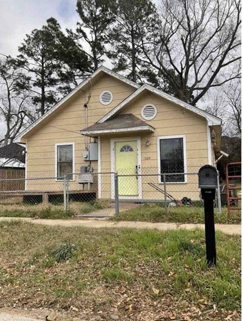 1504 S Kennedy Ave