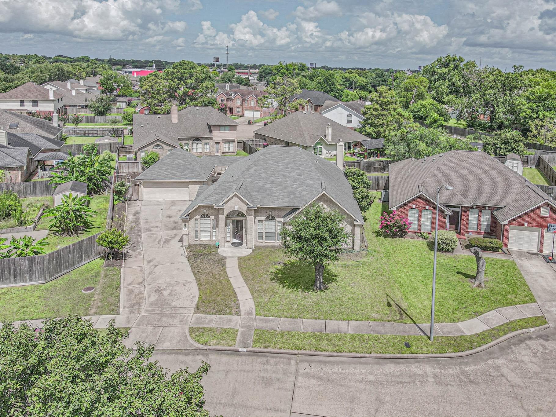 8714 Emerald Heights Ct