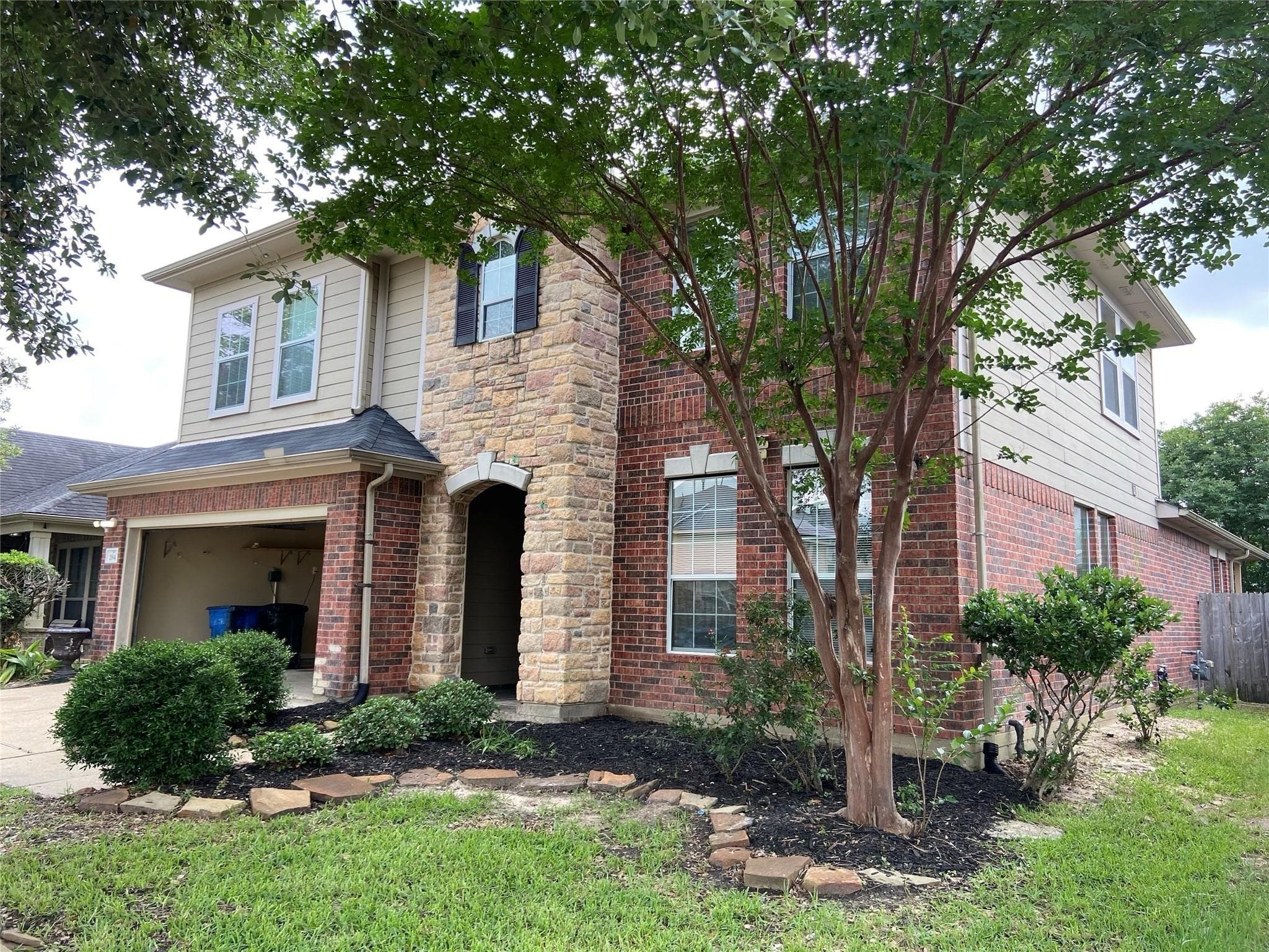 2843 Lakecrest Forest Dr