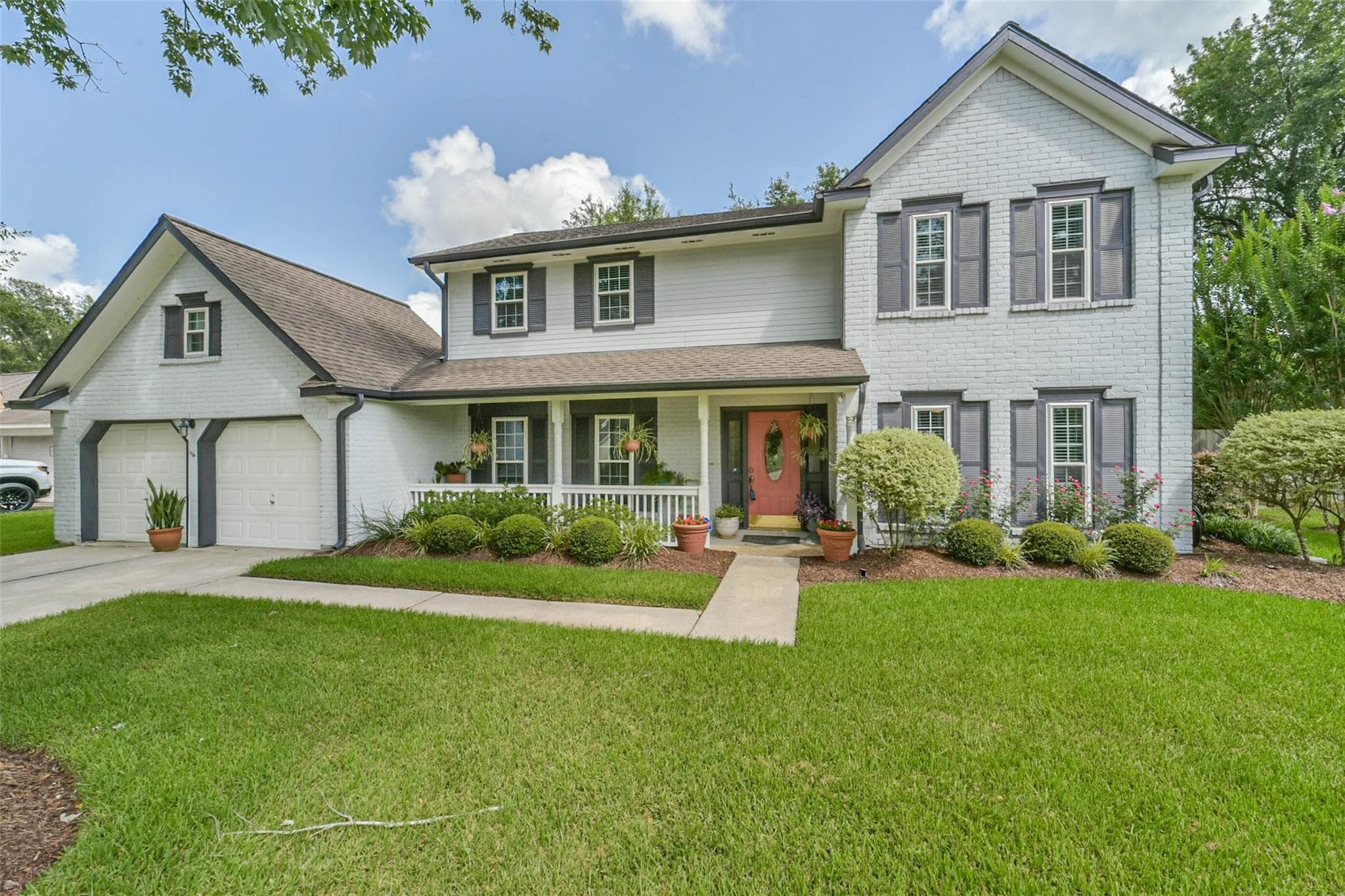 905 Essex Dr