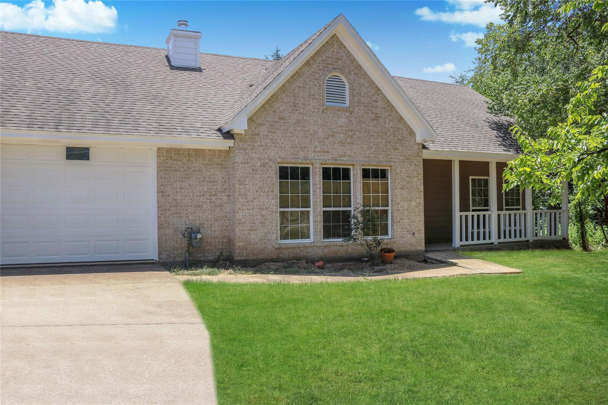 201 E Ward Dr
