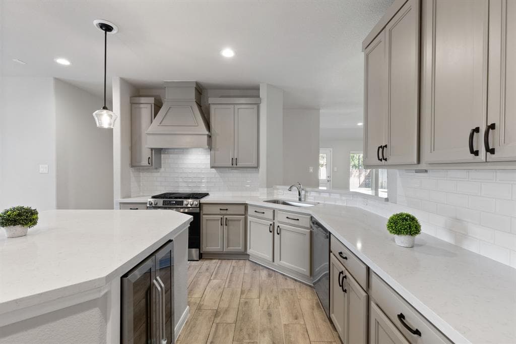 2096 Laurie Darlin Dr