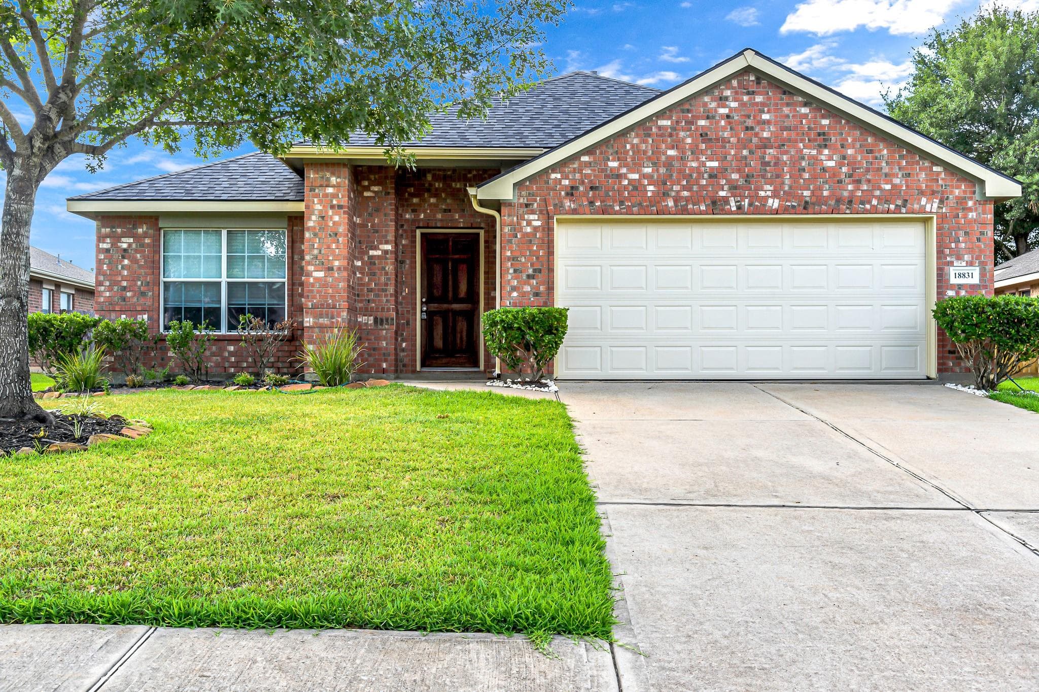 18831 Cluster Oaks Dr