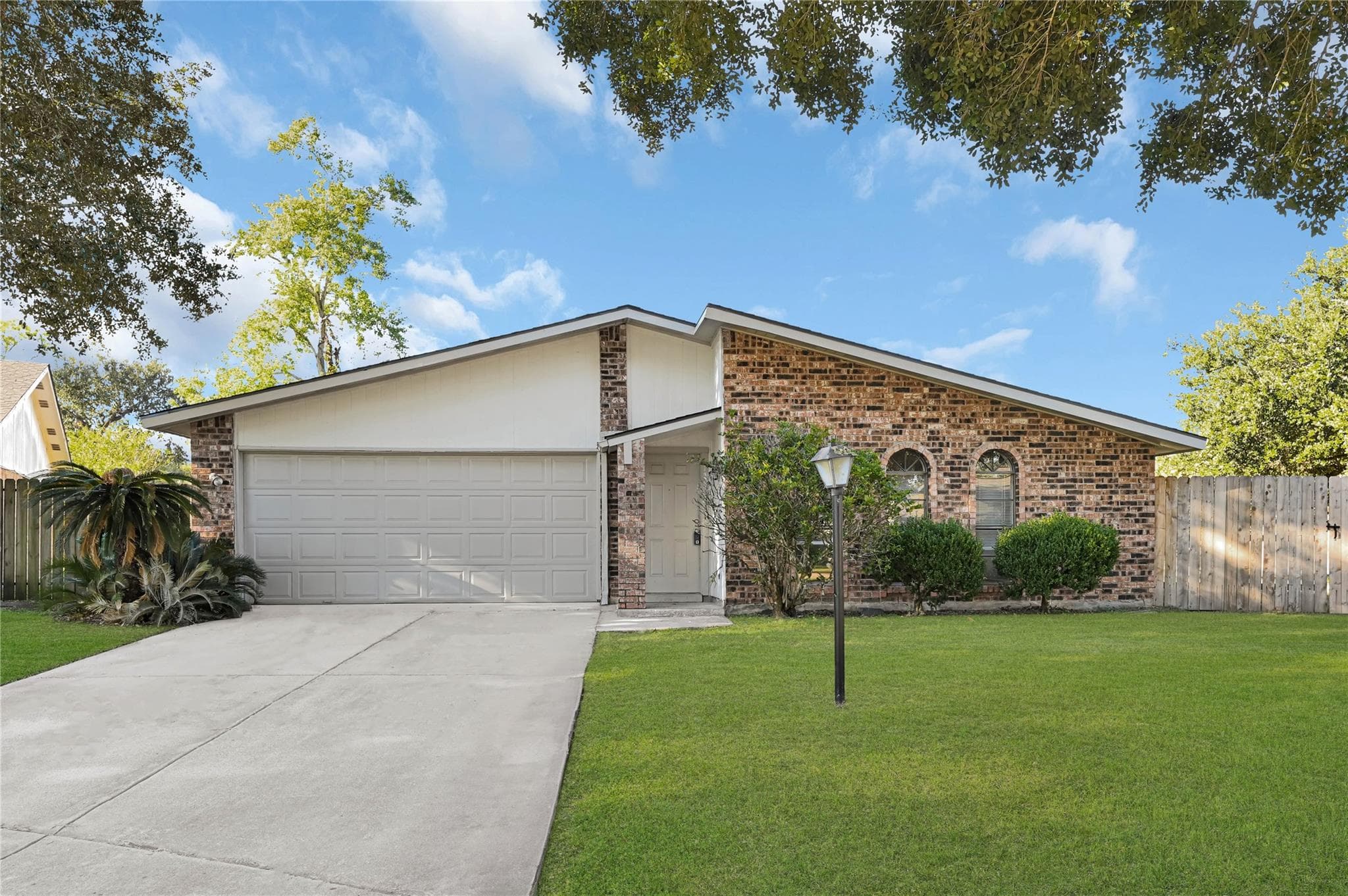 15802 Ironfork Dr