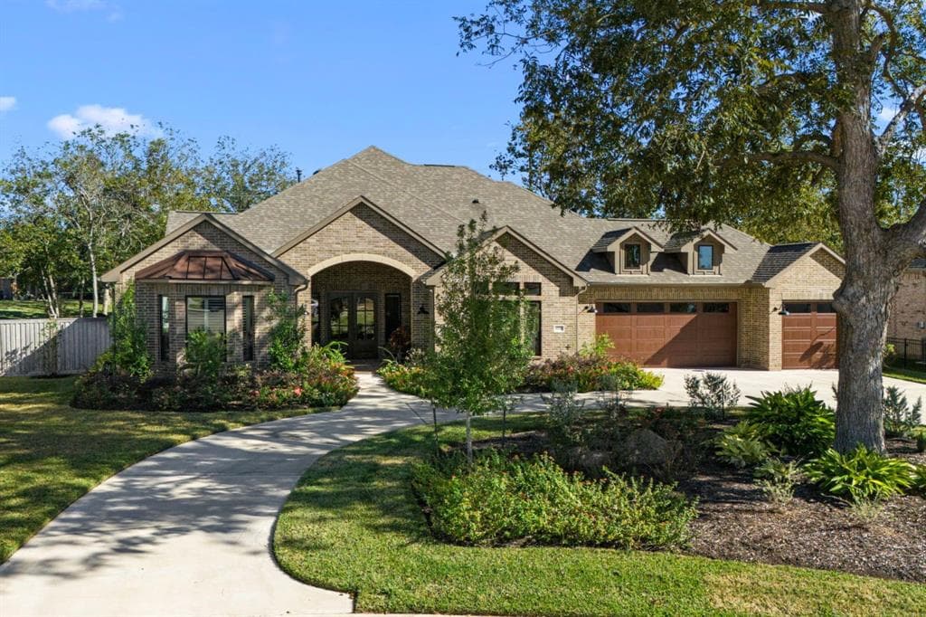 4222 Wooded Isle Way