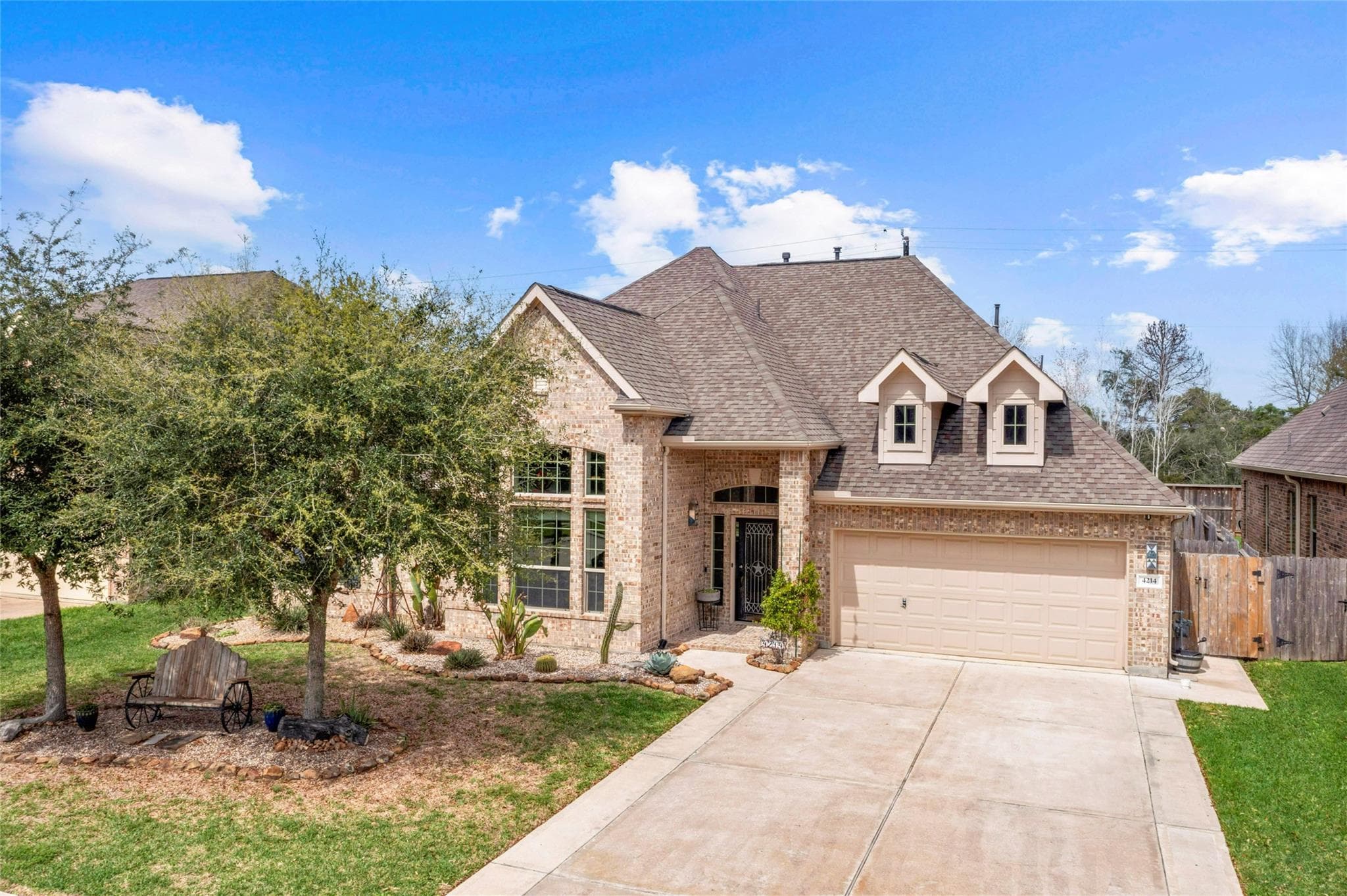 4214 Evergreen Dr