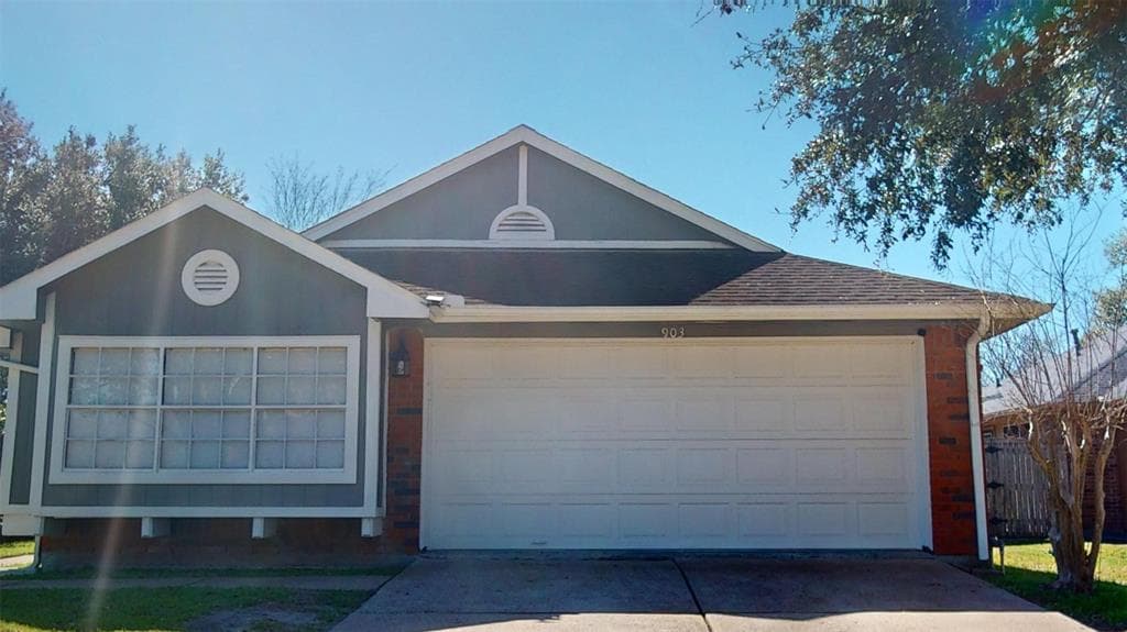 903 Foxborrough Ln