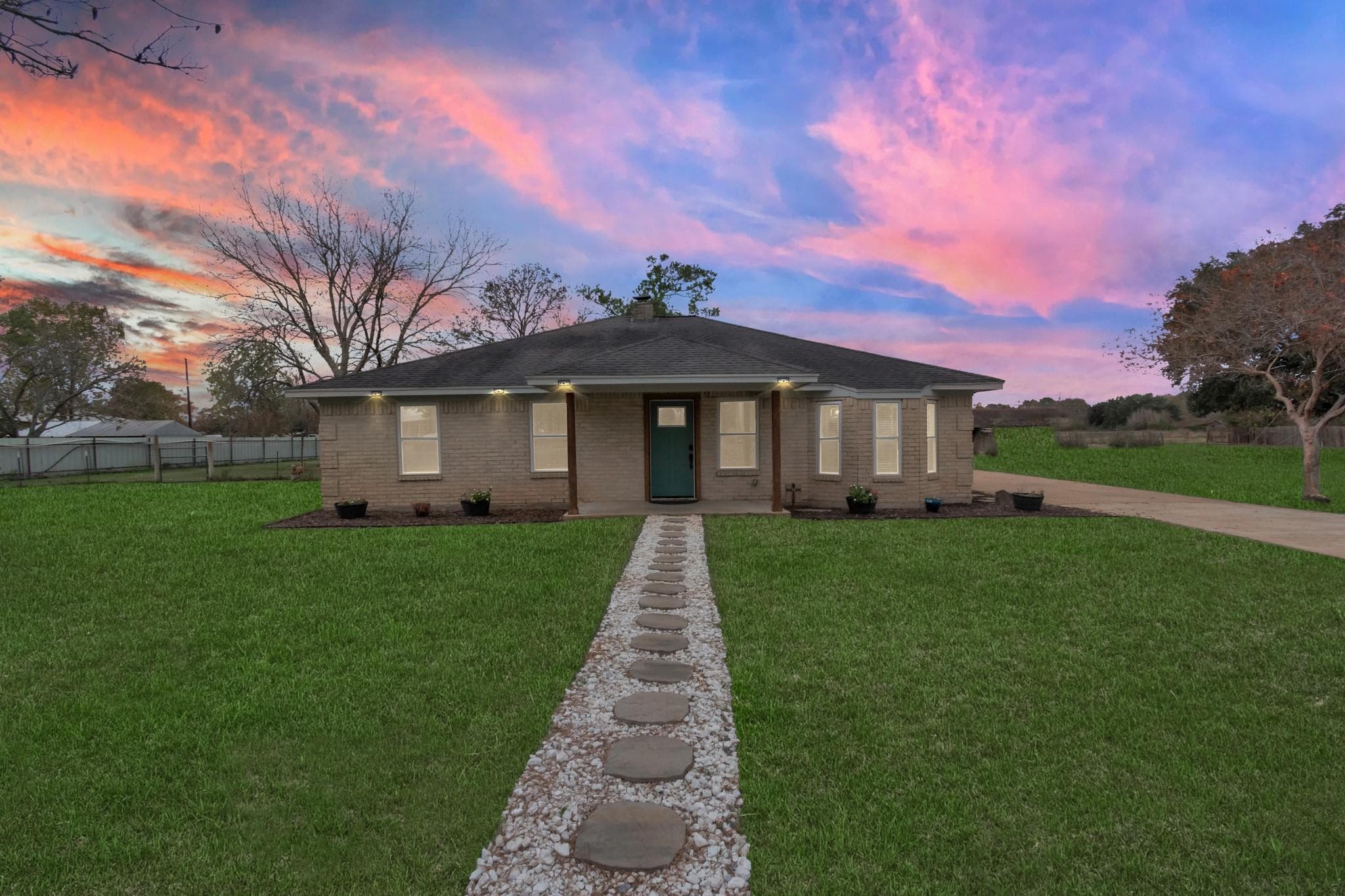 910 Sycamore Rd